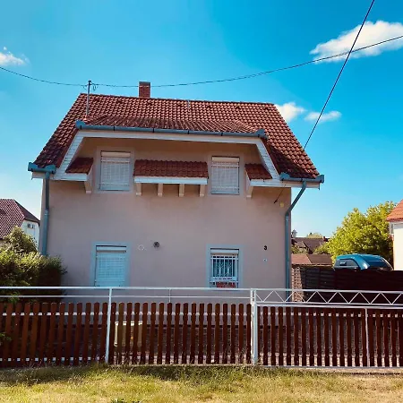 Hébergement de vacances Lili Nyaralohaz *