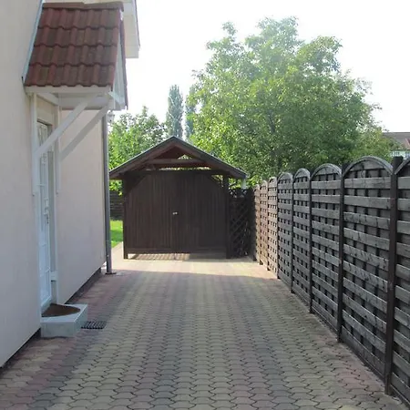 Lili Nyaralohaz Holiday home Gyenesdias