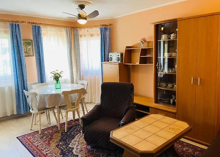 別荘 Lili Nyaralohaz *